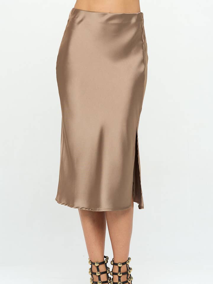 DÜNE Made in USA Midirock aus festem Stretch-Satin mit Schlitz für den Großhandel auf Faire0