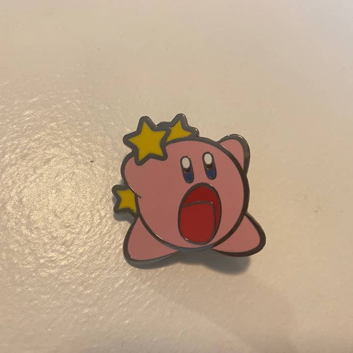 Hype Pins - Venta al por mayor Botón/prendedor - Pin de esmalte duro Kirby en acción3