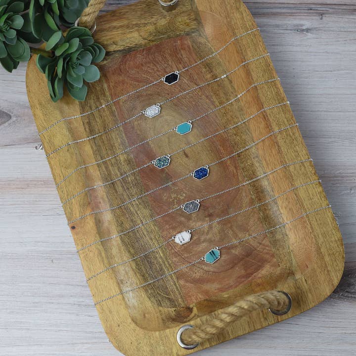 Annabelle vedhængshalskæde med sølvindfatning for engroshandel hos Lauren Lane