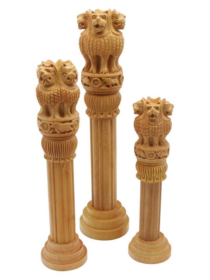 Set di 3 sculture in legno di colonne di Ashoka intagliate a mano per la vendita all'ingrosso da parte di Buddha Groove