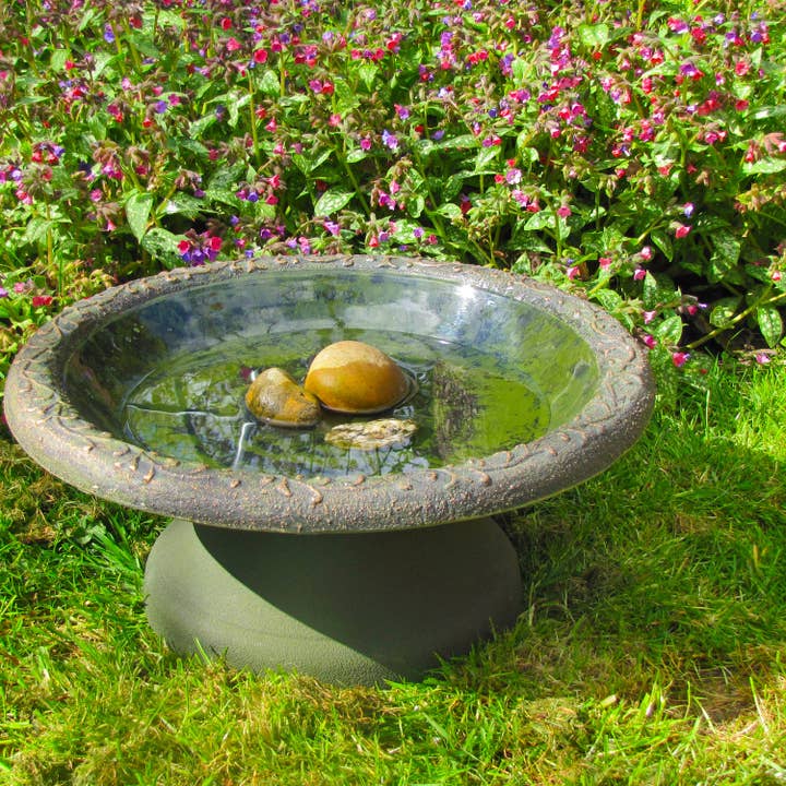 Wildlife World - Wholesale Bird Bath - Coniston Bird Bath (Pebbles not included)