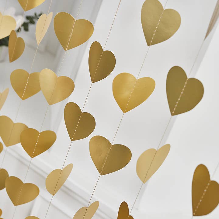 Hootyballoo by Club Green - Wholesale Bunting/Garland - Gold Heart Backdrop 20m