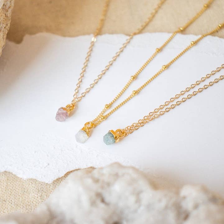 Tiny Raw Crystal för wholesale av Emery and Opal