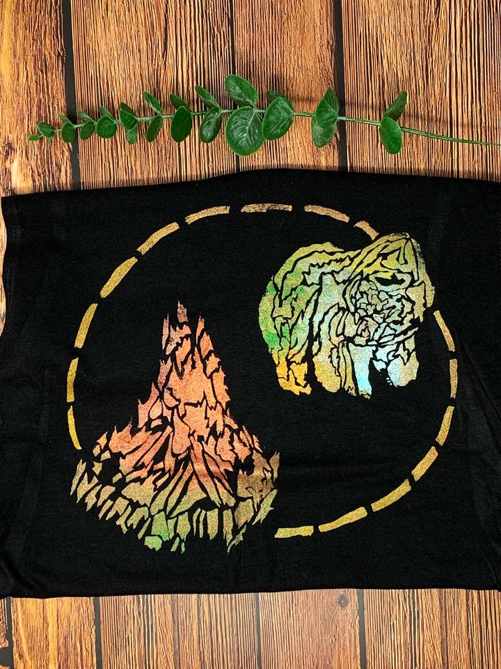 Tanque Muscular Feminino Pintado à Mão Fire Bear por atacado de Third Wolf Designs