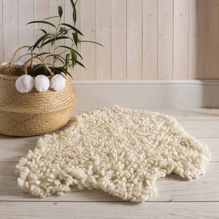 Wool Couture Company - Wholesale DIY craft kit - Loop Stitch Rug Knitting Kit