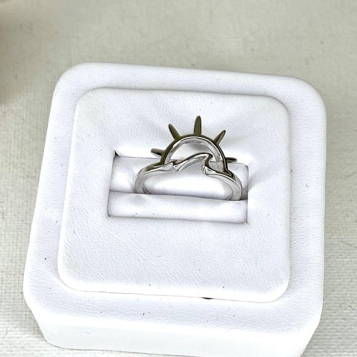 Bague Soleil et vagues, argent sterling pour la vente par Jackie Gallagher Designs - Handmade Coastal Jewelry