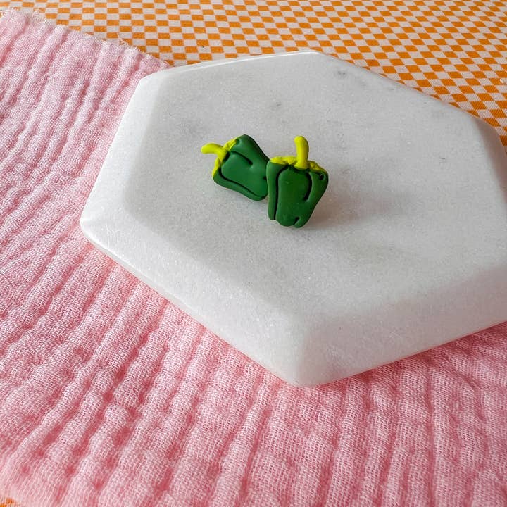 Larry’s Waffle Shop - Venta al por mayor Pendientes de botón/aretes de poste - Veggie Studs | Pendientes de arcilla6