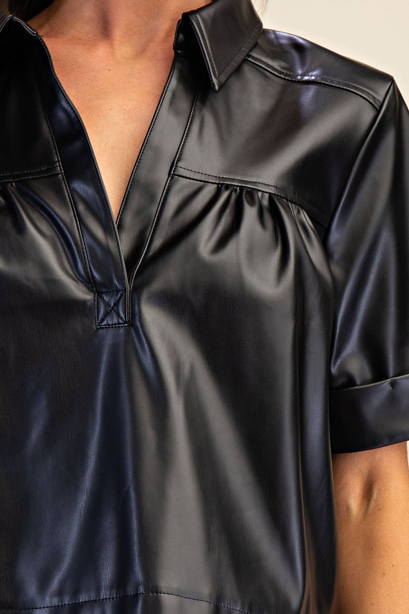 Glam - Wholesale Blouse - Women's - Short-Sleeve Swing Top1