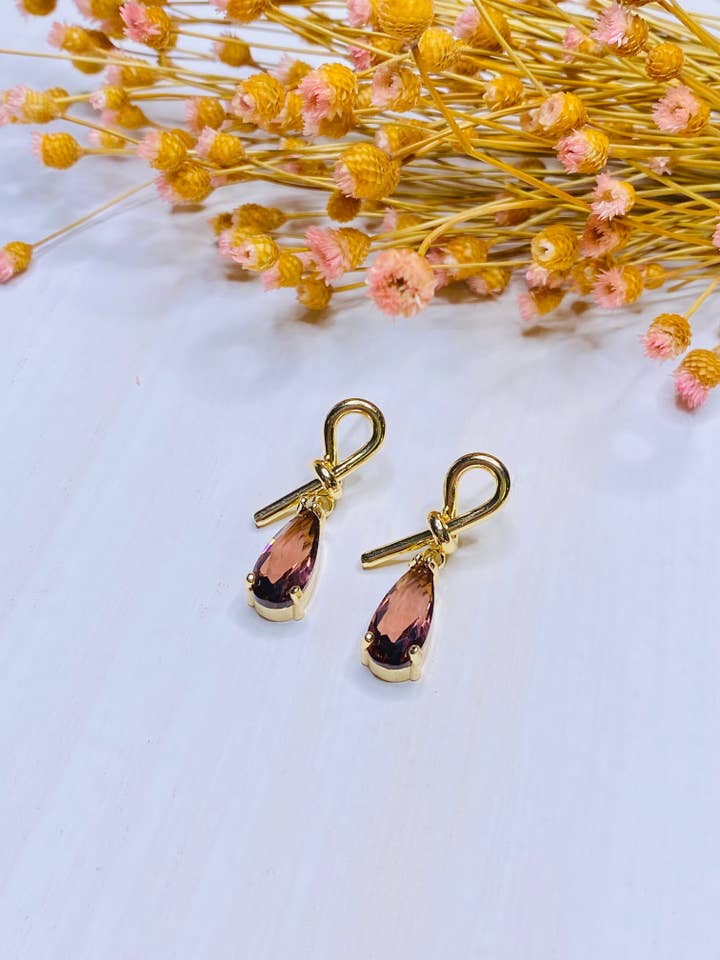 Liora per la vendita all'ingrosso da parte di Grace + Poise Jewelry