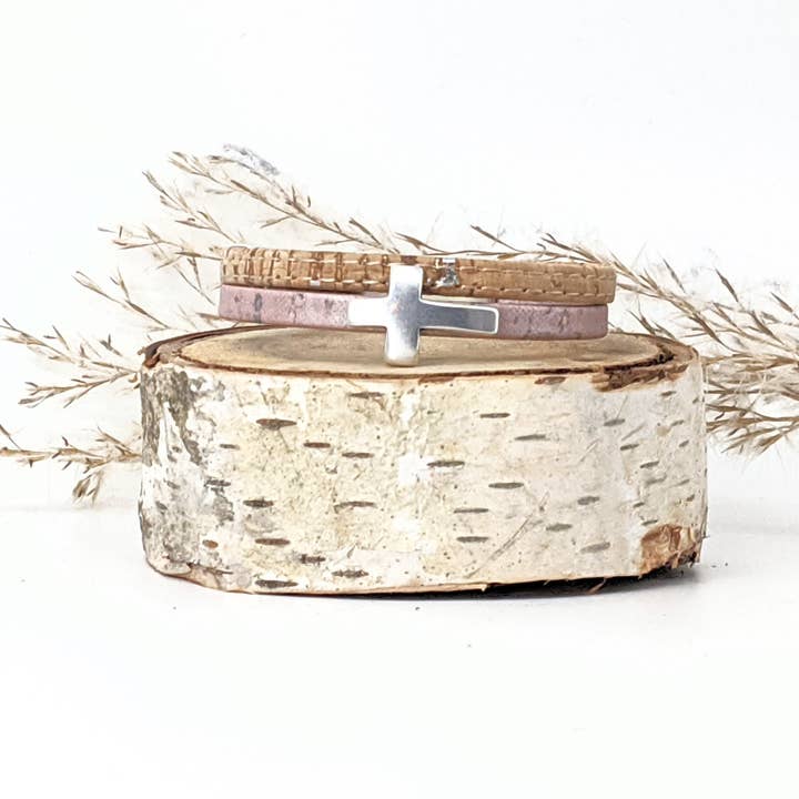 Croix - Bracelet en liège classique pour la vente par Elisabetta Studio