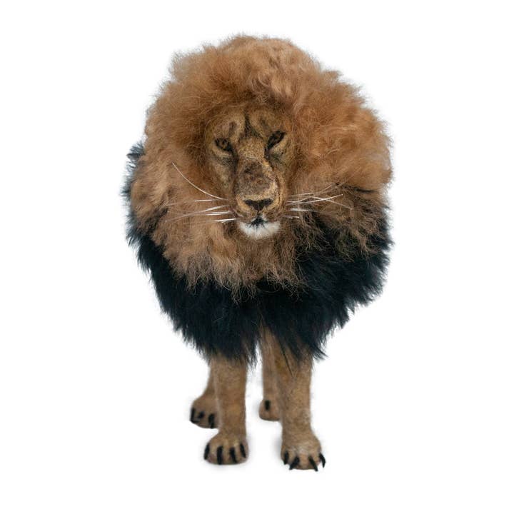 Grand Lionceau Pièce de Spectacle pour la vente par Lanart Alpaca