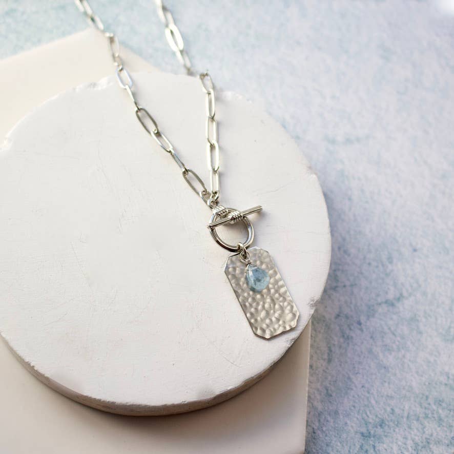 a.v. max - Wholesale Pendant/Charm Necklace - Hammered Dog Tag|Semi Stone & Toggle Closure|Gold|17"15