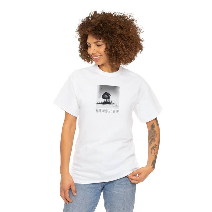 Camiseta unisex de algodón pesado Raven Plutionan Shores, arte abstracto, arte contemporáneo, arte en tinta, moda, urbana, para hombre y mujer de Art Essential para venta al por mayor de Art Essential