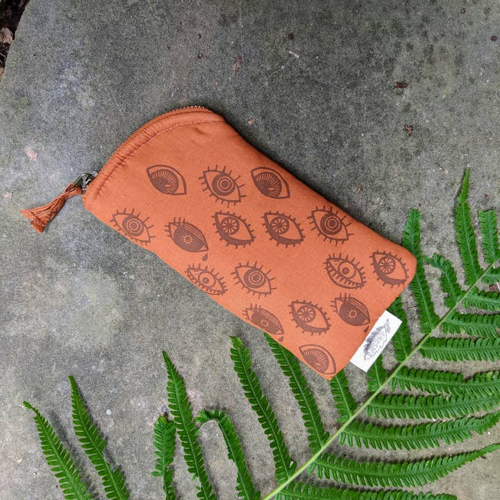funda para gafas | gafas - bolsa con cremallera acolchada con diseño de globo ocular en naranja y marrón para venta al por mayor de ilikesara | art + goods