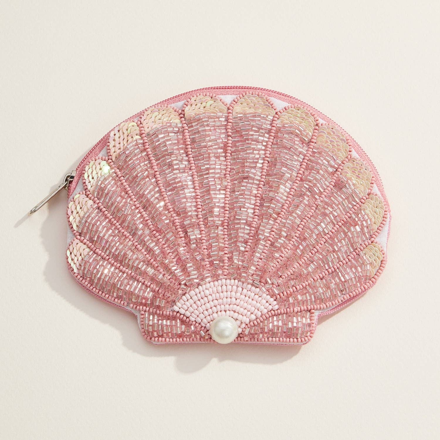 Lilla Haven – Porta-moedas - Mulher por atacado – Necessaire em formato de concha com miçangas e detalhe em pérola0