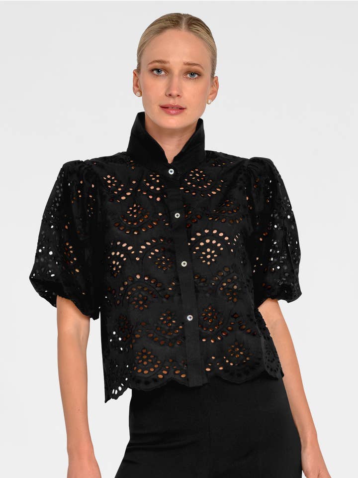 Haut à œillets Babs pour la vente par Gretchen Scott LLC