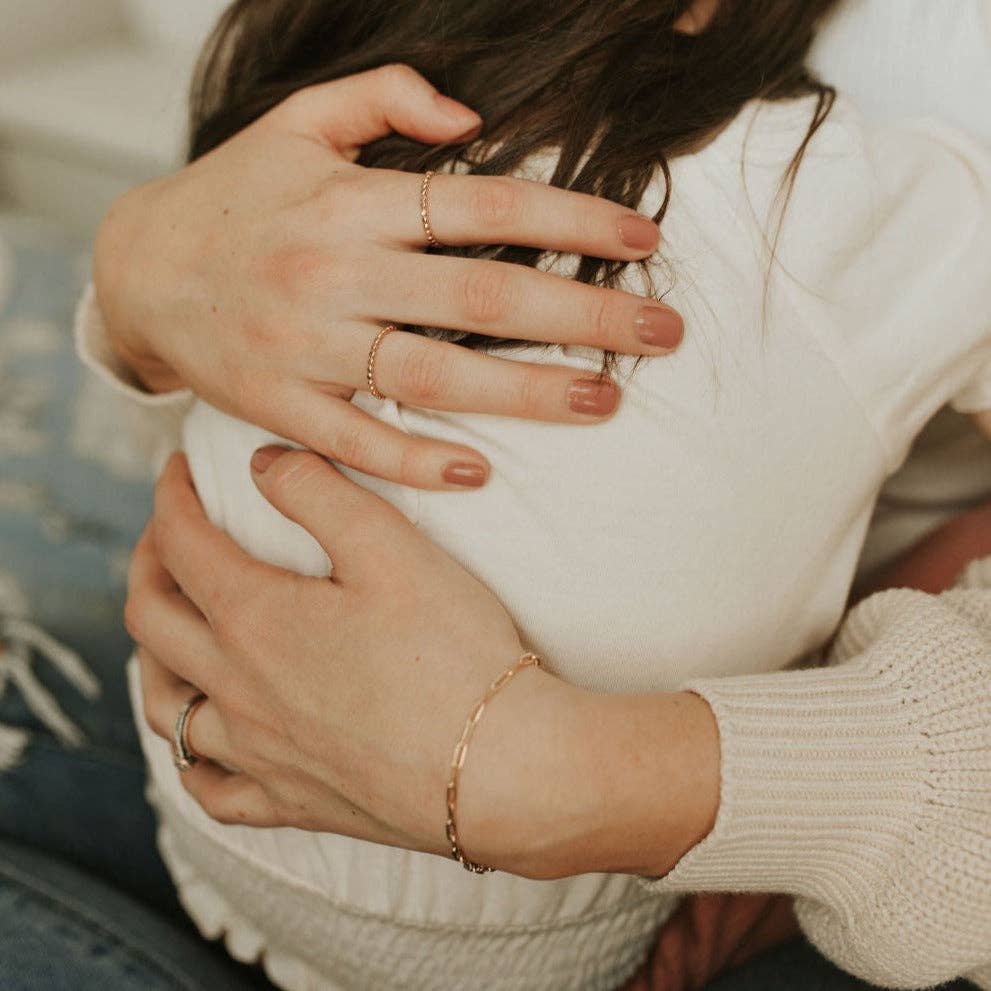 Mauve Jewelry Co. - Vendita all'ingrosso Bracciali a catena e a maglie - Bracciale con fermaglio riempito oro Madeline4