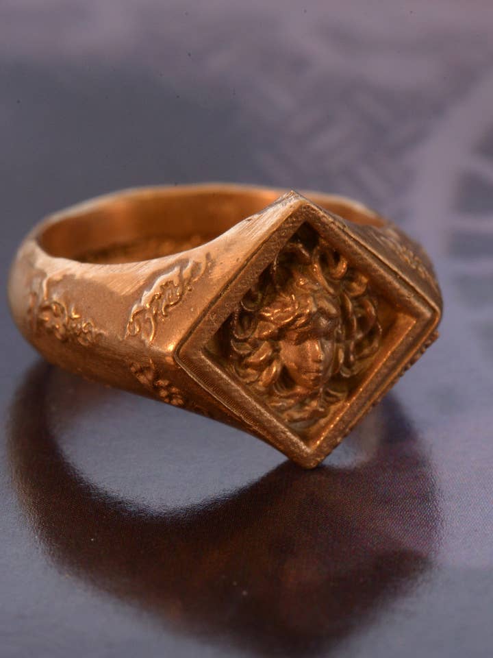 Empowerment for wholesale by Montestruque