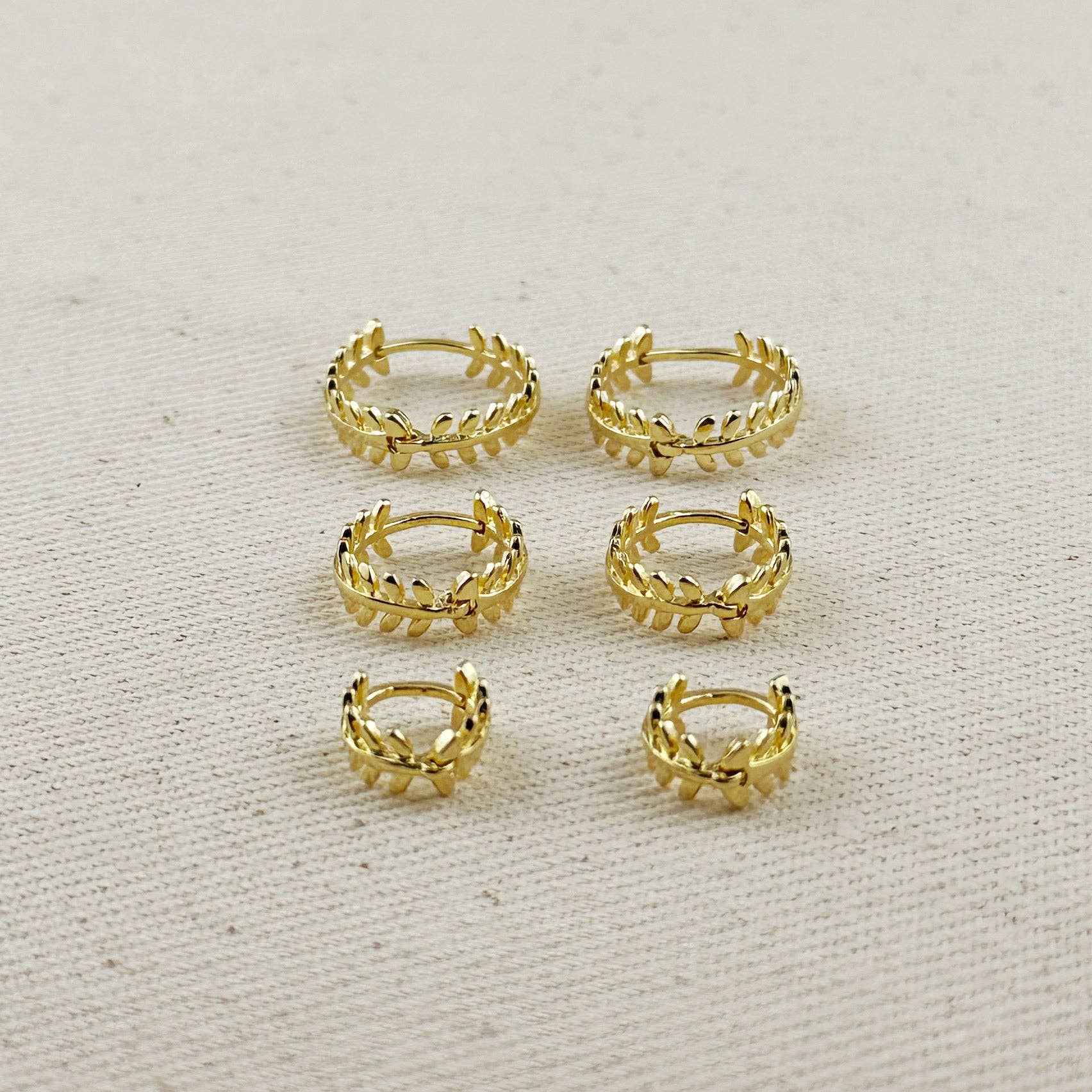 GoldFi - Vente Créoles - Boucles d'oreilles à motif de feuilles fourrées en or 18 carats6