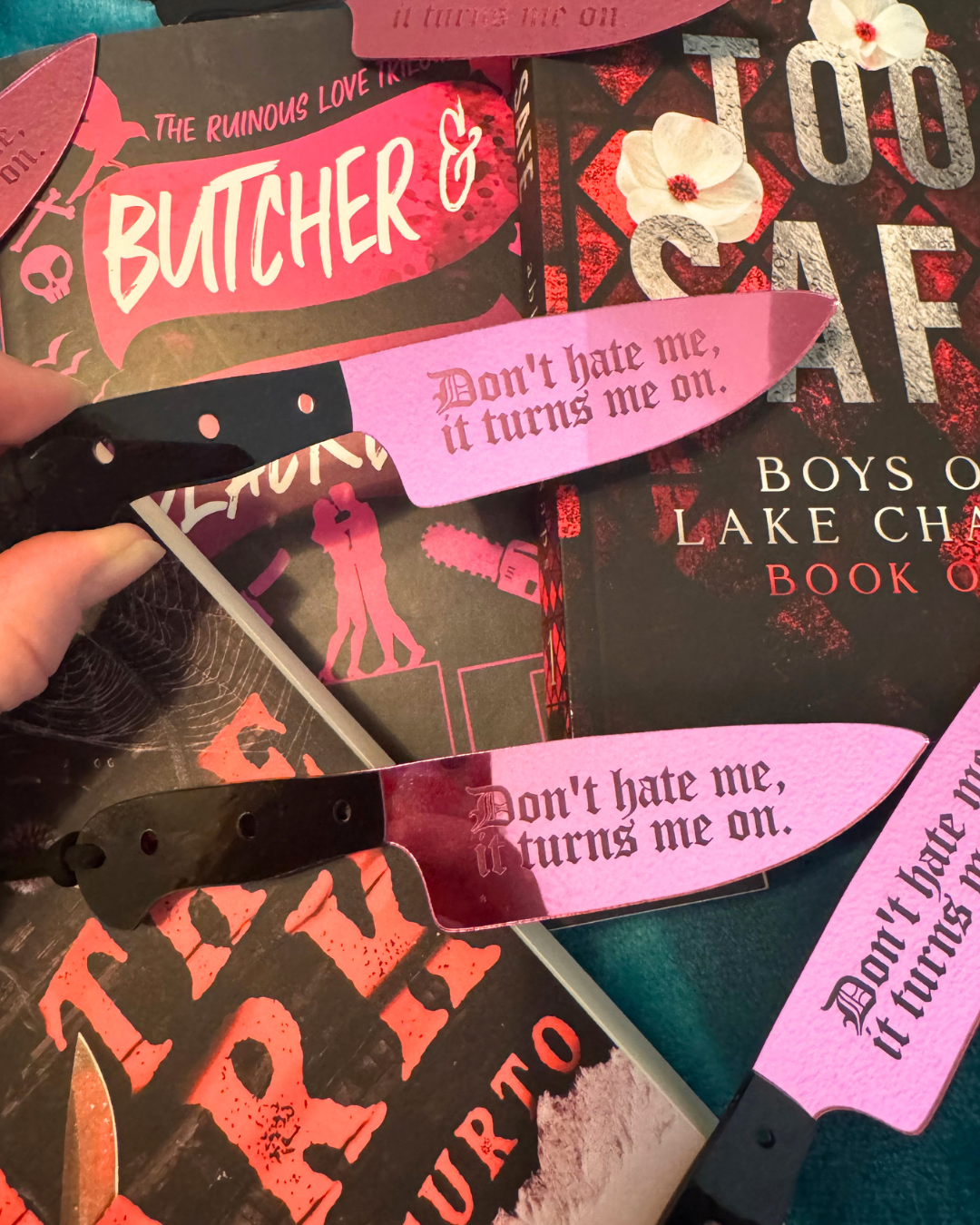 Scribbles Wholesale - Wholesale Bookmark - Don't Hate Me, Turns Me On - Pink Mirrored Knife Bookmark5