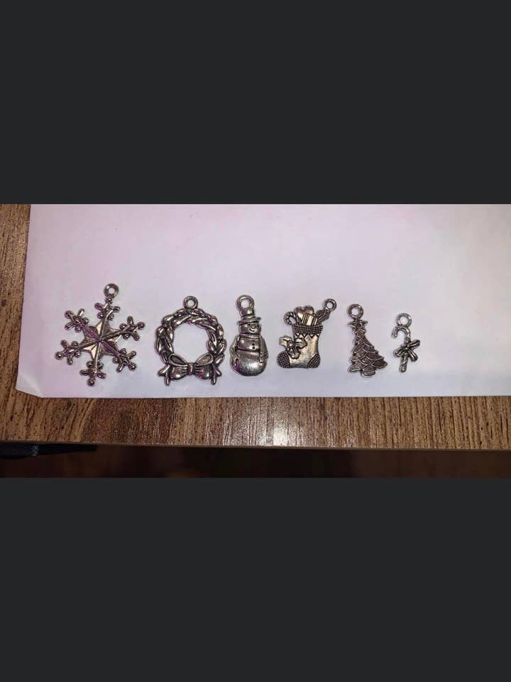 Pendentifs de Noël en argent sterling pour la vente par Meliora Meraki Jewellery