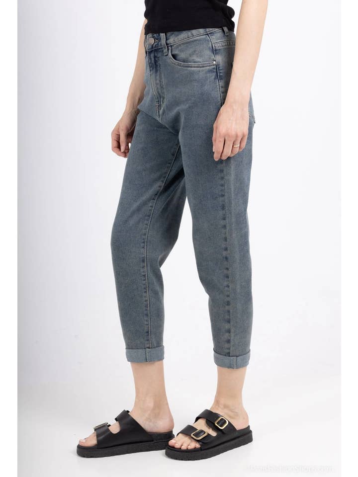 Blue Jean mom vintage wash for wholesale on Faire2