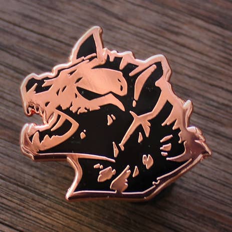 Crâne de hyène - Épingle en émail dur pour la vente par Kirin Koncept