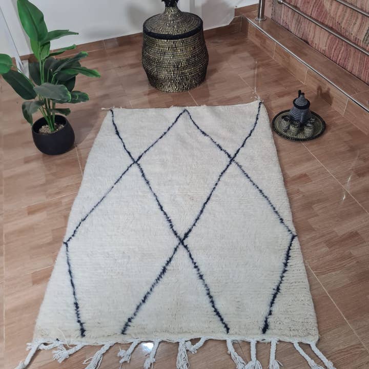 Alfombra Auténtica de Lana Beni Ourain Anudada a Mano 200×300 cm 608 para venta al por mayor de Maroccarpets Poufs and pillows wholesale +31648976894