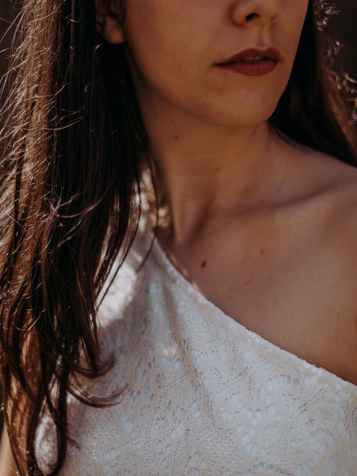 Abito “Competitiva” Pizzo per la vendita all'ingrosso da parte di Ca’ Beltà