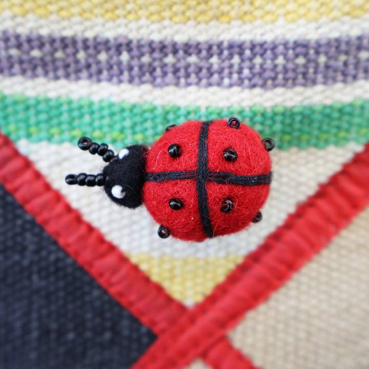 Tribal Trade GmbH - Wholesale Brooch - Brooch Pin Felt Ladybug3