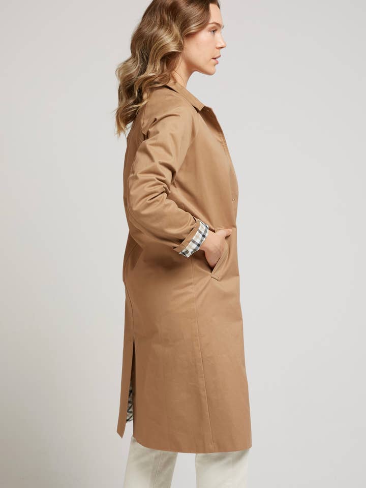 Andy & Lucy - Wholesale Trench Coat - Women's - MANCHESTER - Long trench coat with checkered lining11