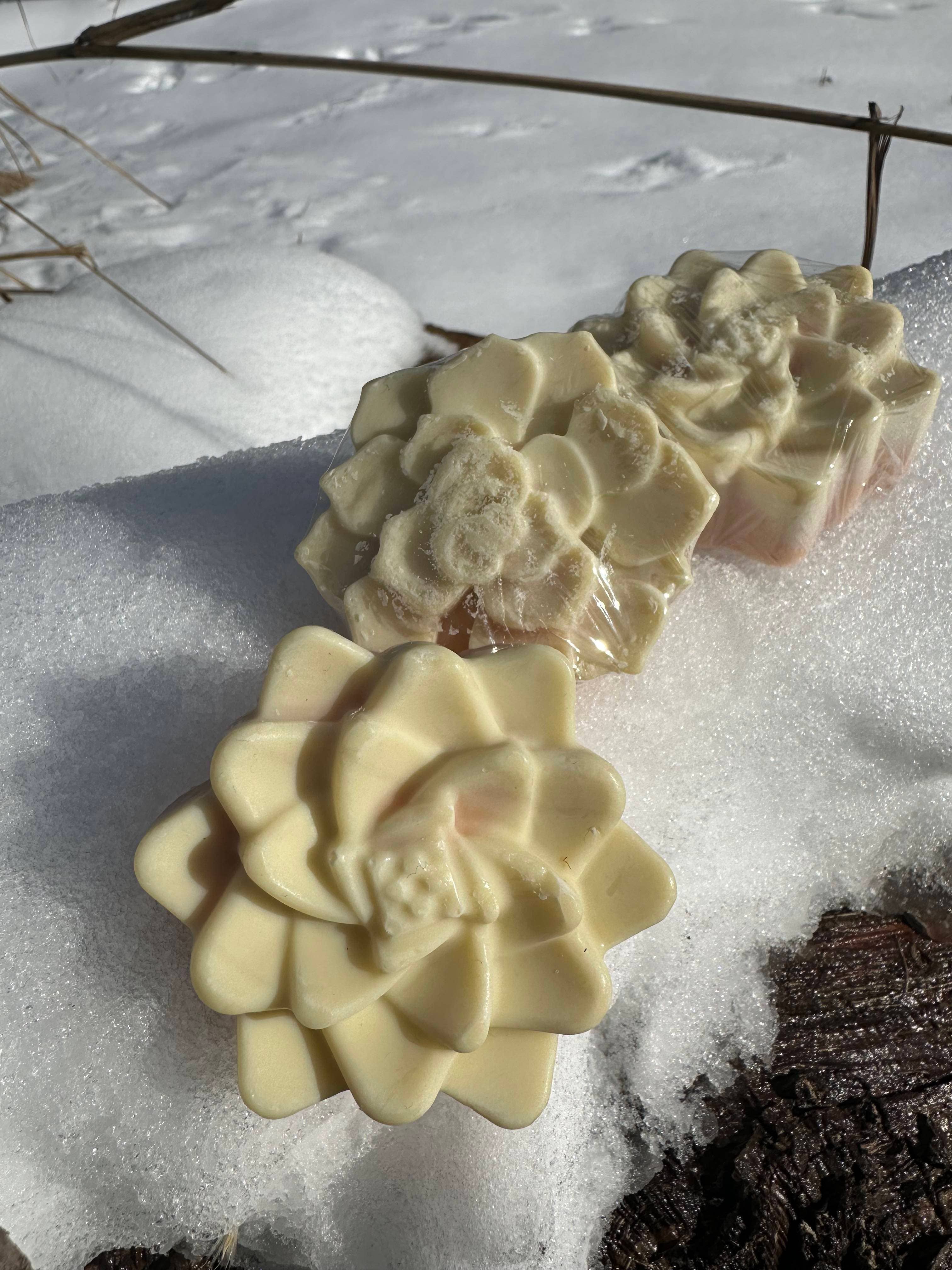 AVIVA TU LLC – wholesale Tvål – Luffatvål (Kaolin/Fransk Rosa Lera)2