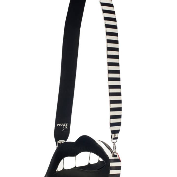 Black Kiss Bag for wholesale on Faire2