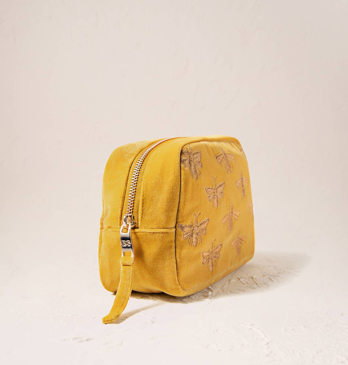 Elizabeth Scarlett Ltd – wholesale Make-up/cosmetic bag – Honey Bee Makeup Bag6