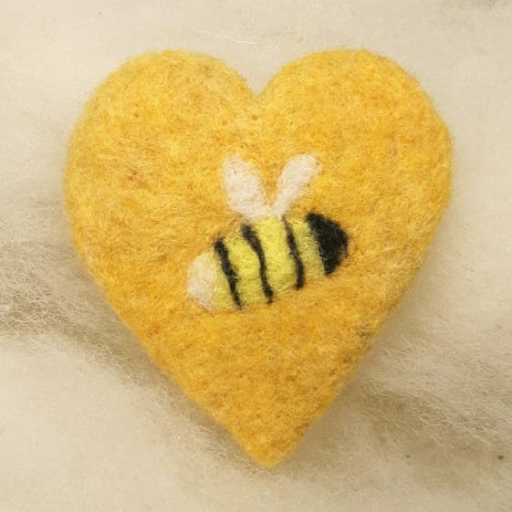Cuore d'ape in feltro agugliato da 5,1 cm per la vendita all'ingrosso da parte di Coastal Felting