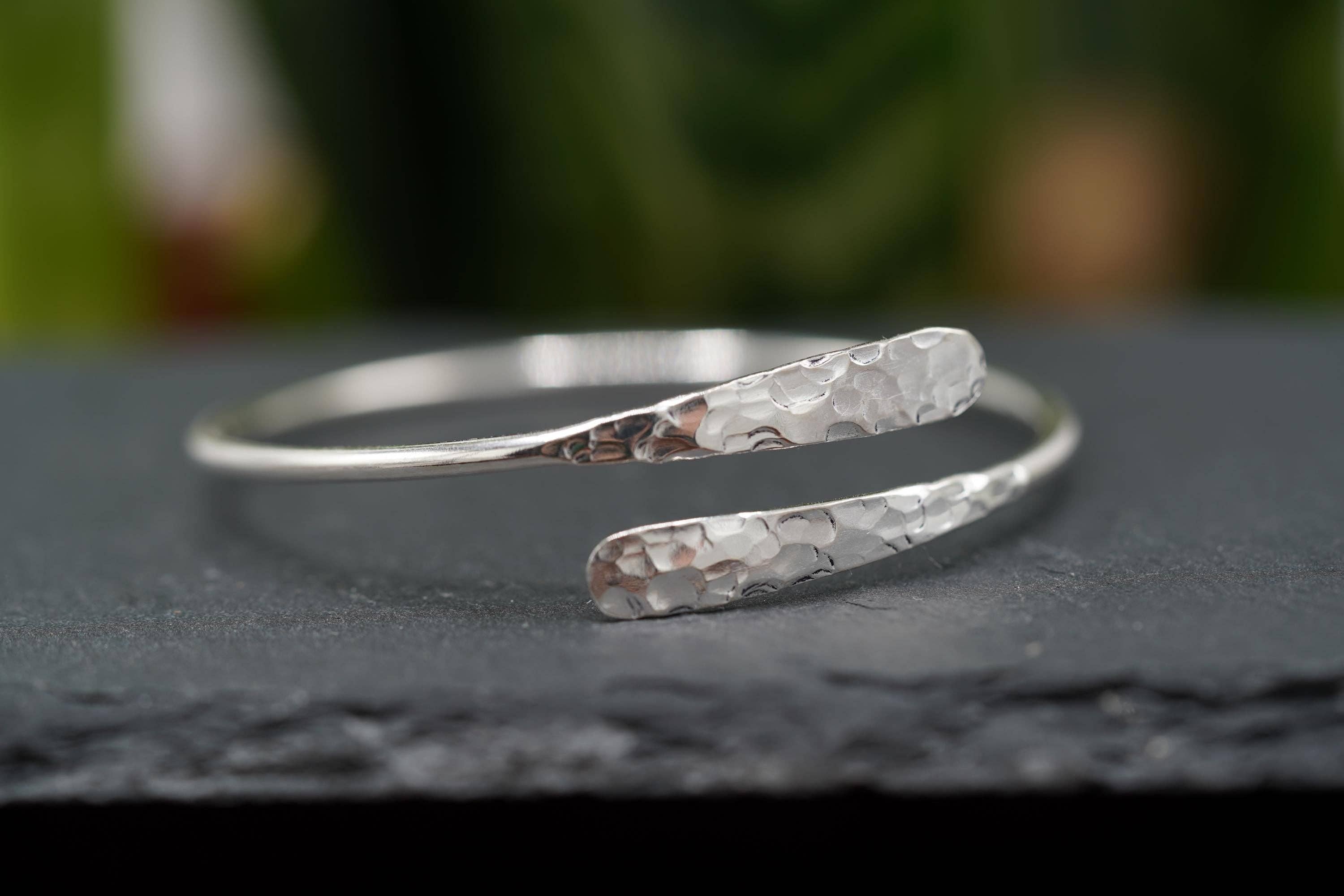 Kaali Boutique - Vendita all'ingrosso Bracciale a polsino - Bracciale in Argento Martellato, Bracciale Antiossidante15