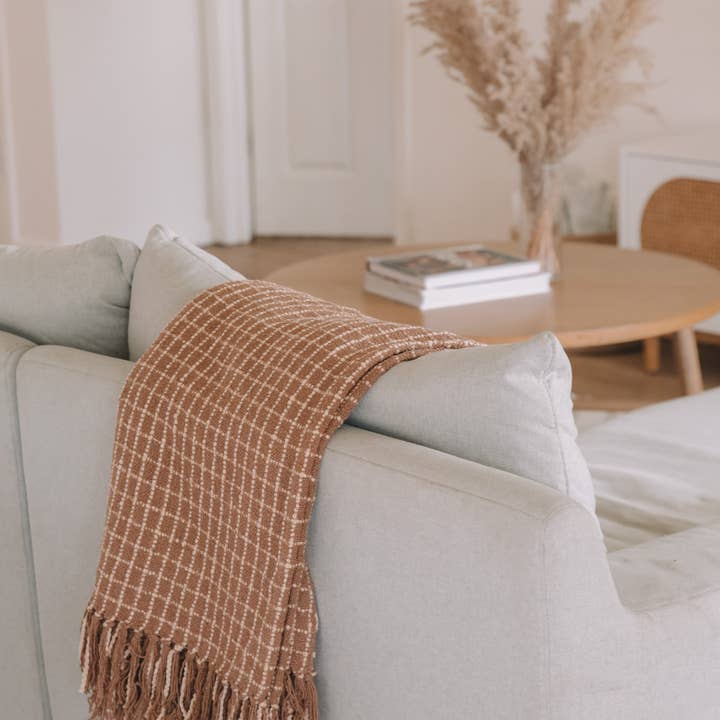 Casa Amarosa – wholesale Throw blanket – Cotton Boucle Small Checkered Throw Blanket Latte Ivory
