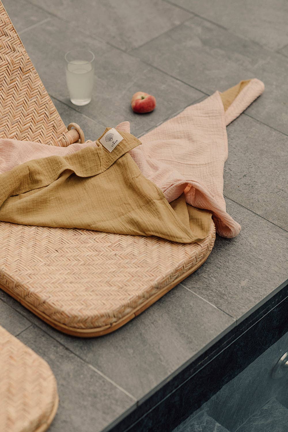 The Straw Studio - Wholesale Beach Towel - Thin Beach Blanket3