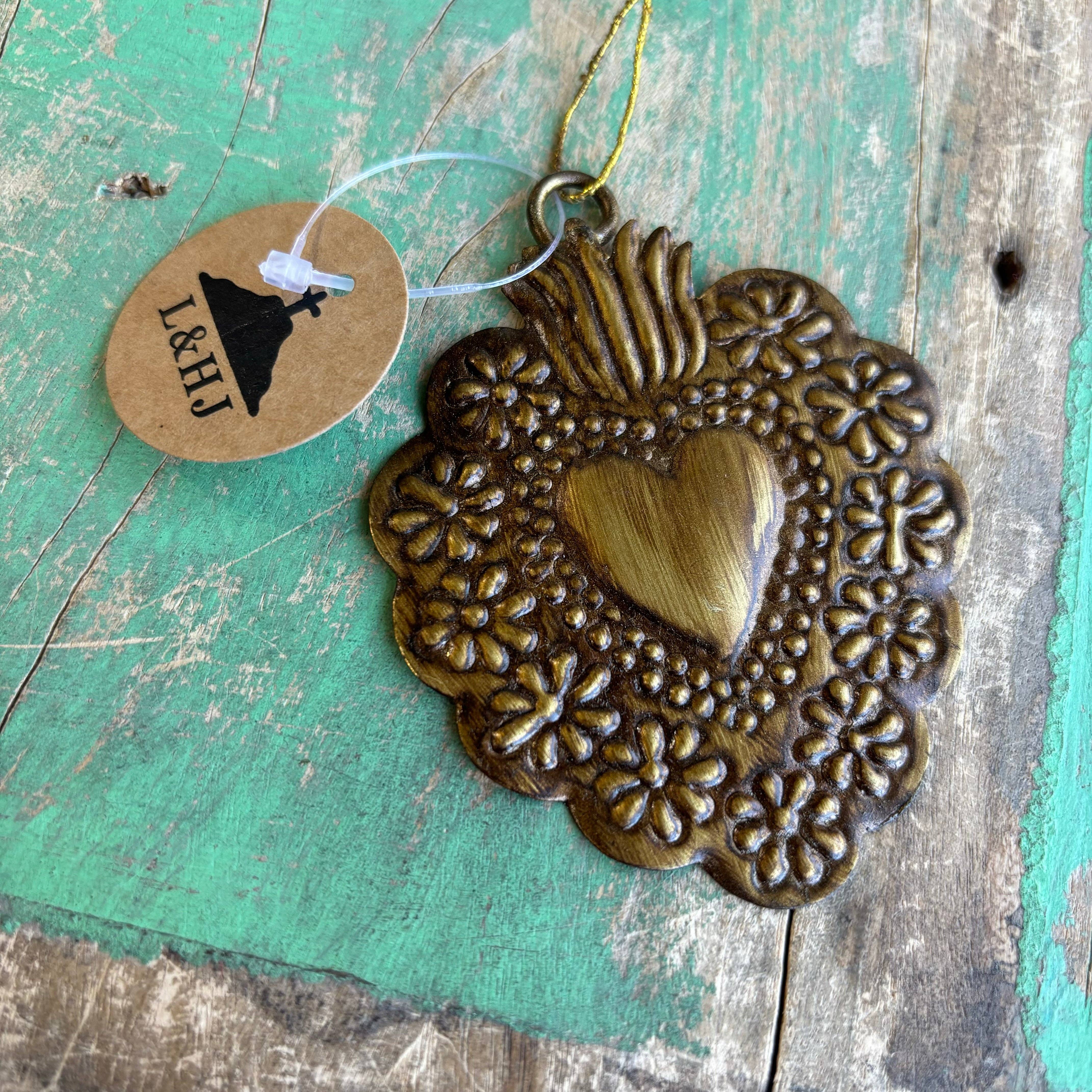 Love and Honor Jesus LLC - Wholesale Wall Accent - Floral Tin Sacred Hearts7