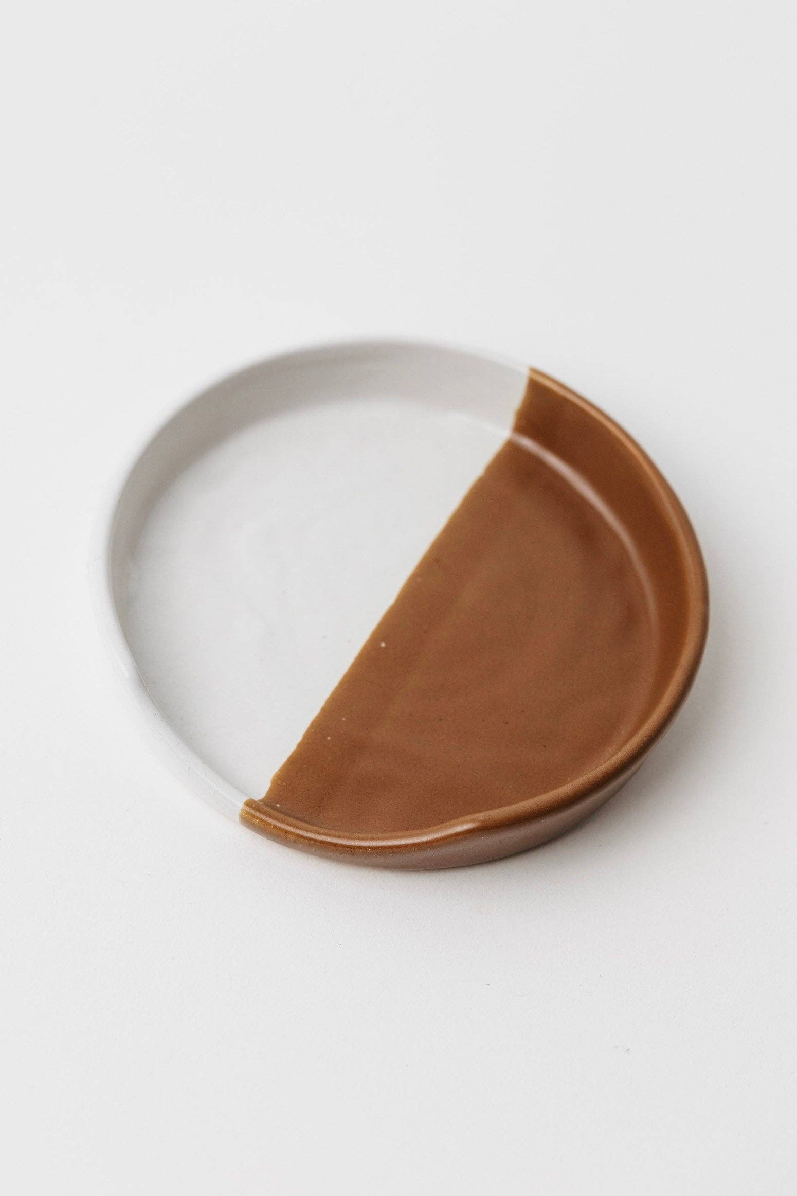 THELIFESTYLEDCO - Wholesale Spoon Rest - Waylon Spoon Rest - Brown/White - 4 inch2