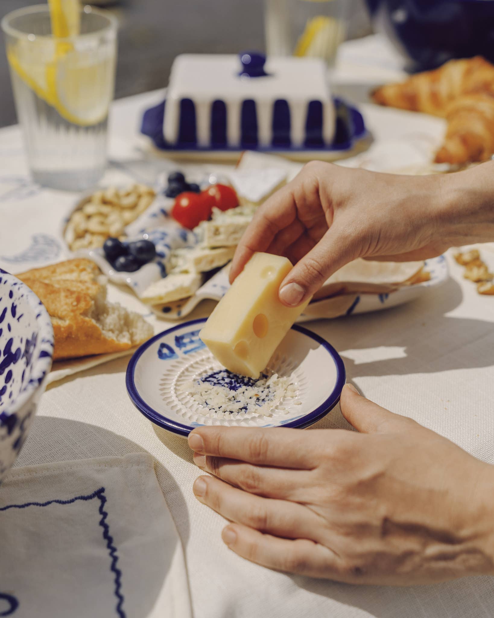 Alfar Tierra Cocida - Wholesale Grater - Small Ceramic Plate Food Grater / Tuna1