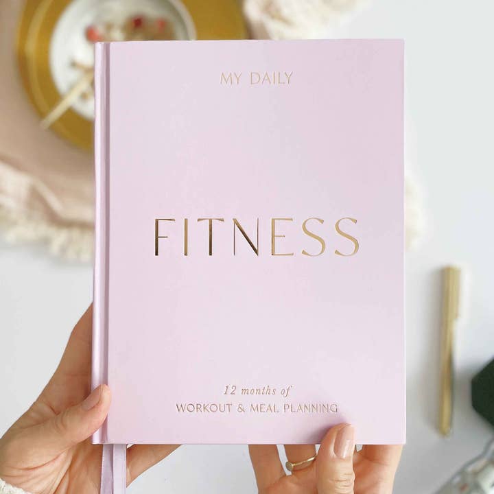 Mon agenda de remise en forme quotidien - Planificateur d'entraînement et de repas (violet) pour la vente par Blush And Gold
