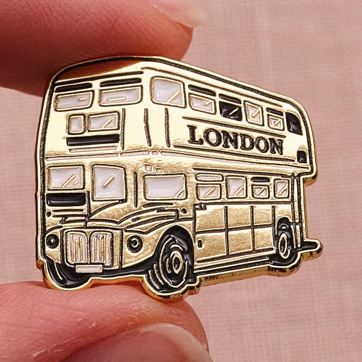 Gouden Londen Bus Speld Badge voor wholesale door Victoria Eggs