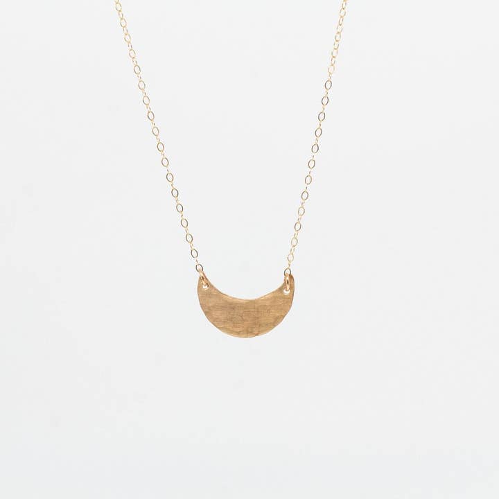 Halvmåne halskæde for engroshandel hos Tumbleweed Shop and Studio LLC