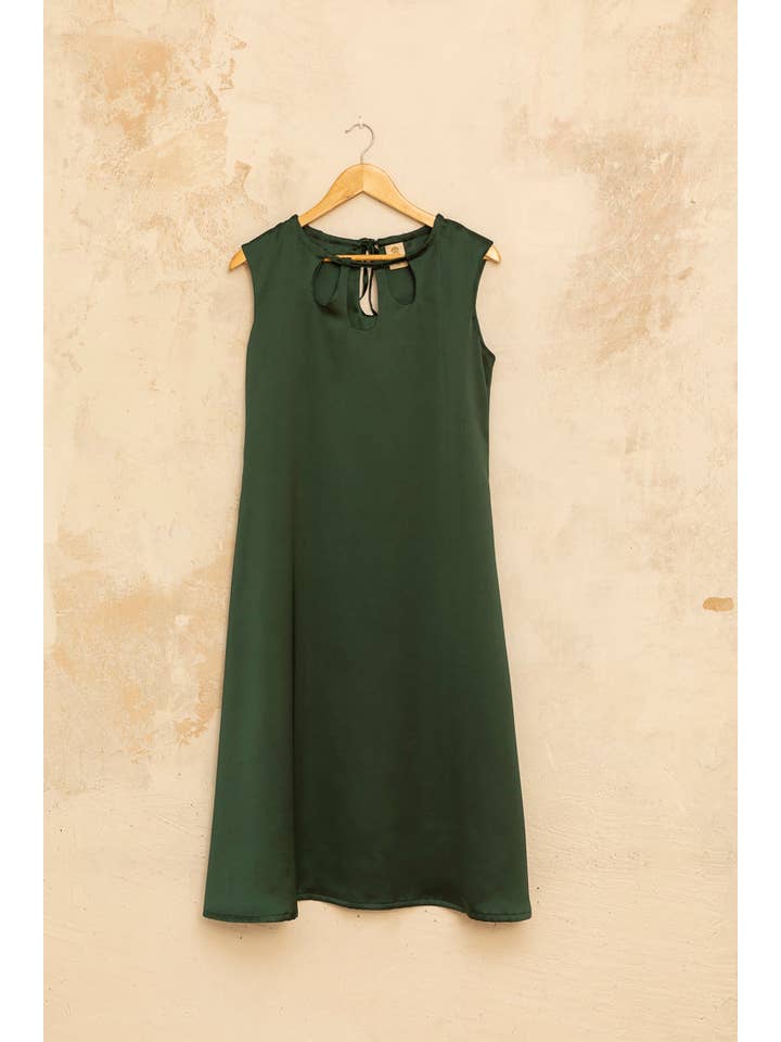 Cottyfish - Vendita all'ingrosso Vestito - Donna - Vestito verde in raso con tagli sul davanti e sul retro