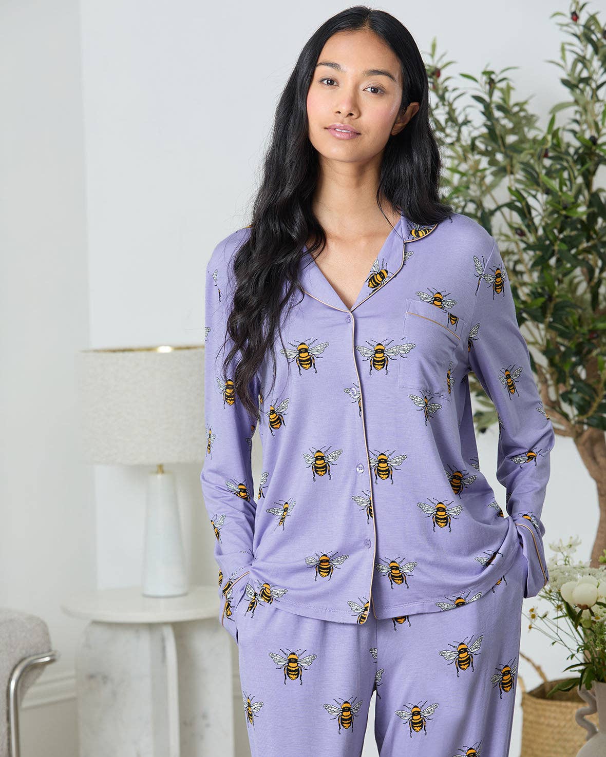 Chelsea Peers – wholesale Pyjamasset - Dam – TENCEL™ Modal Bimönstrat Långt Pyjamasset - Lila1