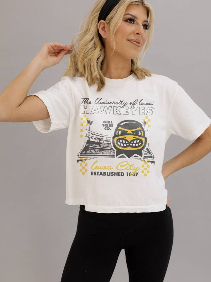 Université de l'Iowa : T-shirt court à carreaux Hawkeyes pour concert pour la vente par Girl Tribe Co