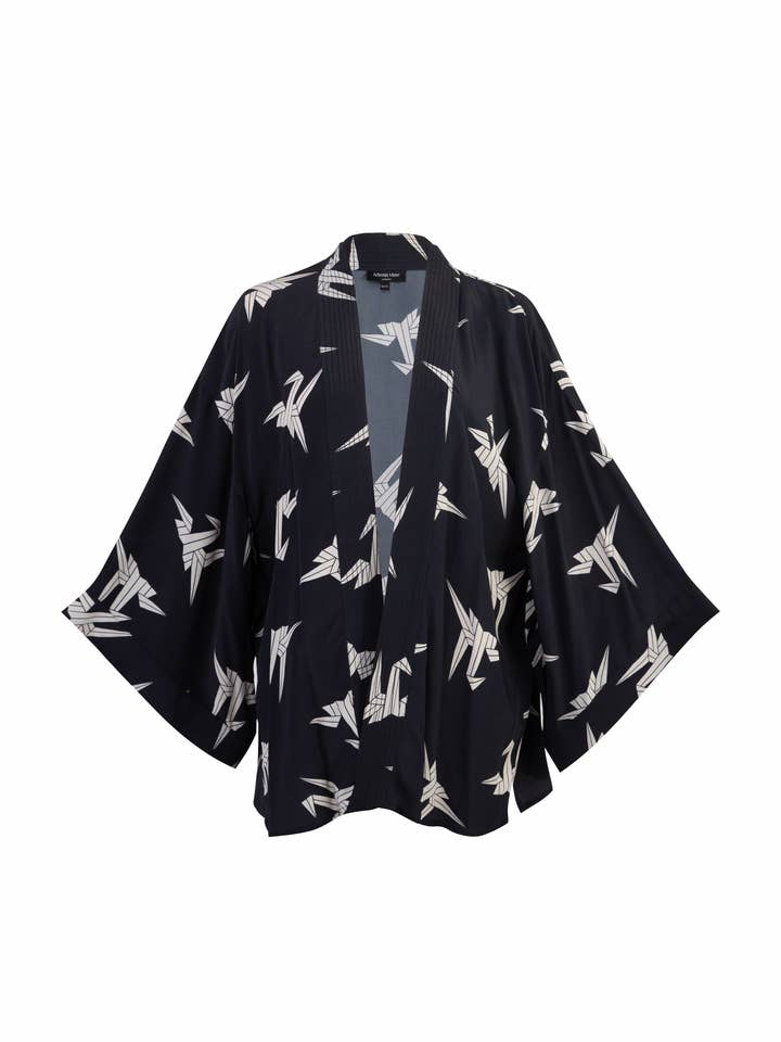 Artemis Muse - Wholesale Kimono - Women's - Japanese Origami Bird Print Black & Ivory Short Light Weight Kimono5