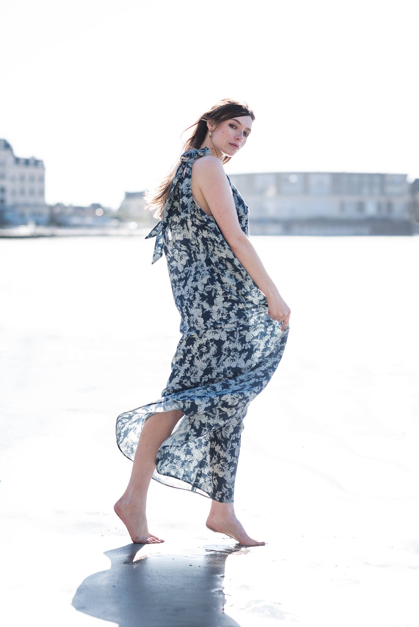 myaghri - Vendita all'ingrosso Vestito - Donna - Abito Zephyr con motivo a palme in tessuto leggermente goffrato3