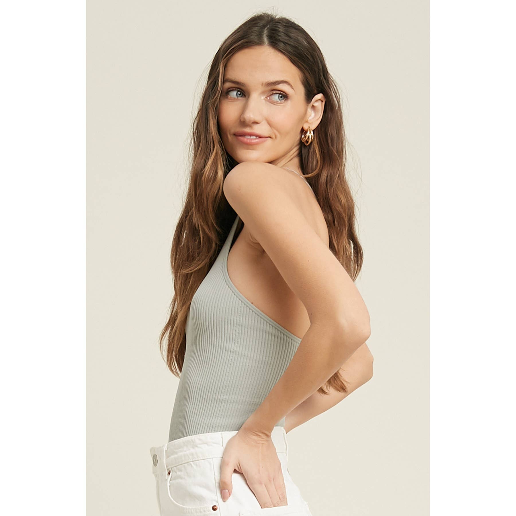 Wishlist Apparel - Wholesale Bralette - Dames - NAADLOZE BRAMI MET HOGE HALS EN GEKRUISTE RUGDETAIL/WL21-63179